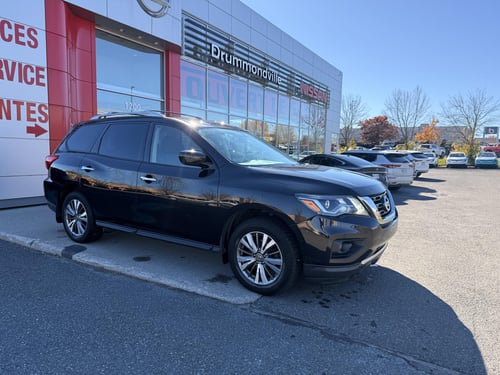 Nissan Pathfinder SV 2020