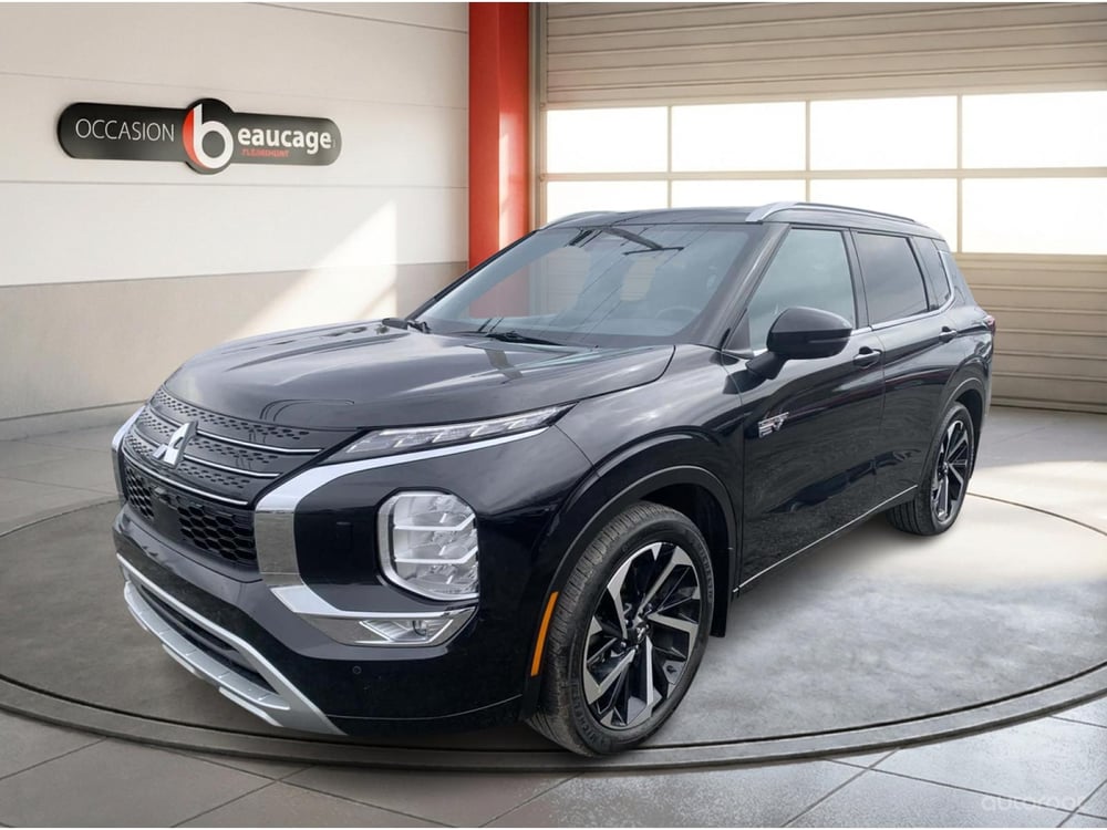 Mitsubishi Outlander 2024 used for sale (OCF02870)