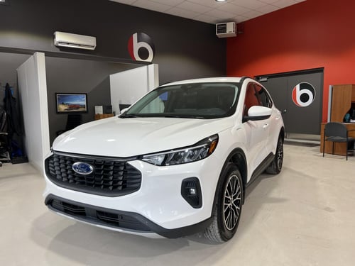 Ford Escape PHEV 2024