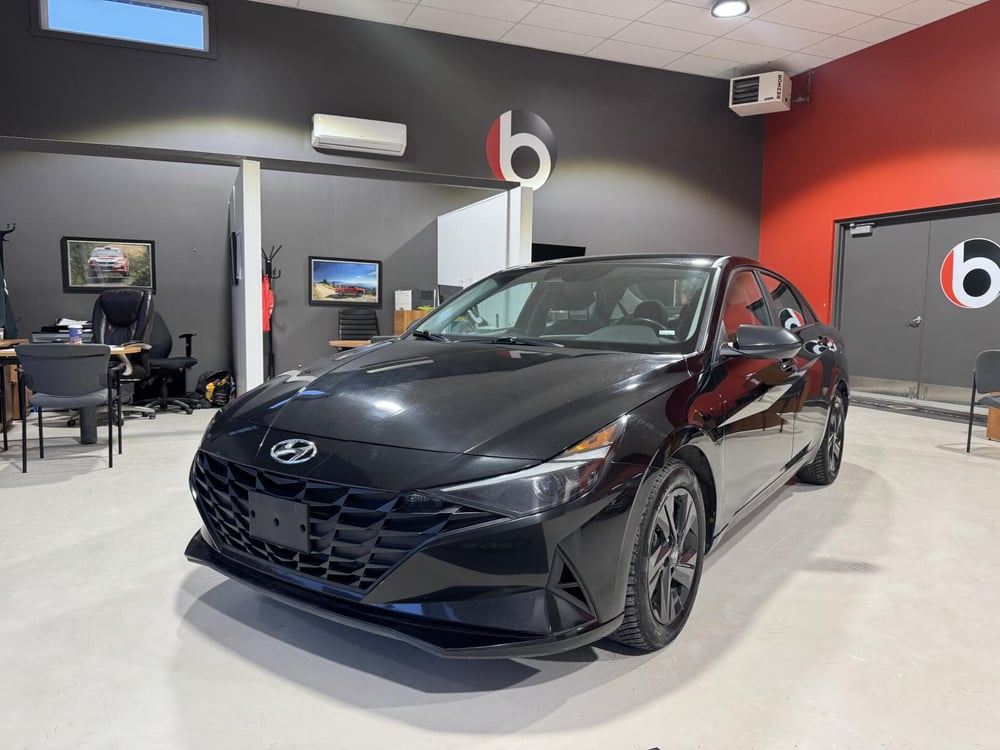 Hyundai Elantra 2023 usagé à vendre (OCG02280)