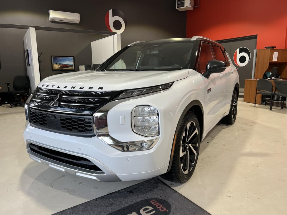 Mitsubishi Outlander 2023 usagé à vendre (OCG02418)