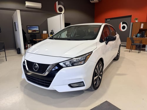 Nissan Versa SR 2021