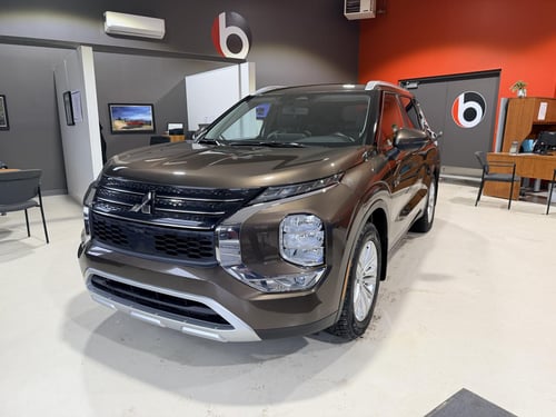 Mitsubishi Outlander Plug-In Hybrid 2024