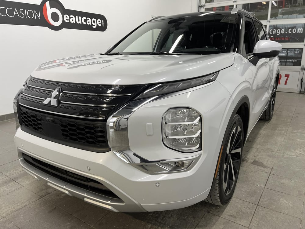 Mitsubishi Outlander 2023 used for sale (OCS02874)