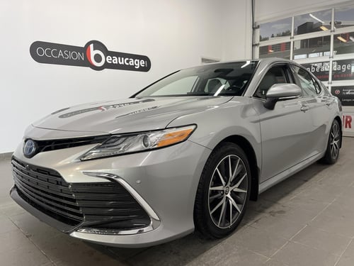 Toyota Camry XLE Hybrid 2022