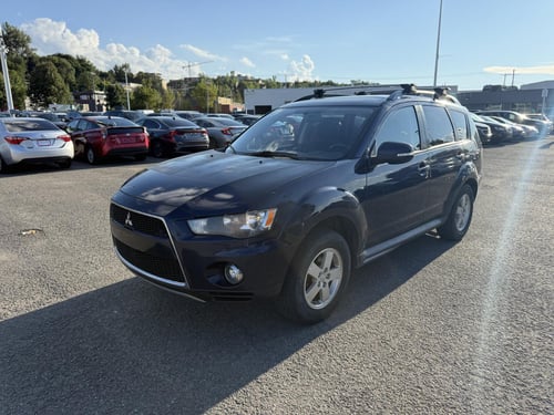Mitsubishi Outlander LS 2013