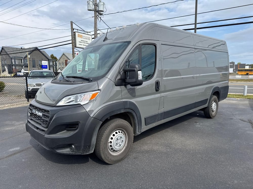 RAM 3500 ProMaster 2025 usagé à vendre (F0035)