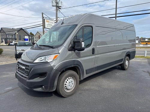 RAM 3500 ProMaster SLT HR 2025