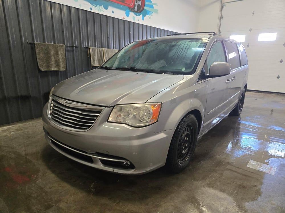 Chrysler Town & Country 2013 used for sale (F0106A)
