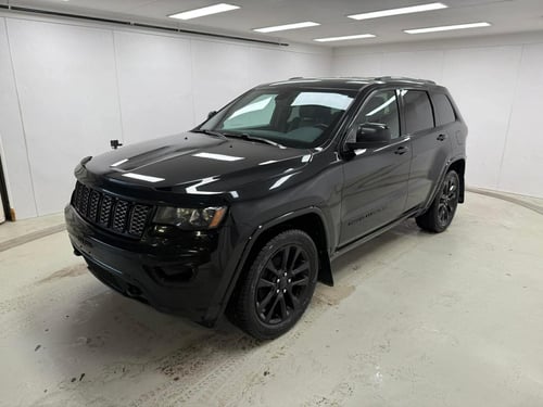 Jeep GRAND CHEROKEE LAR/ALT Altitude 2020