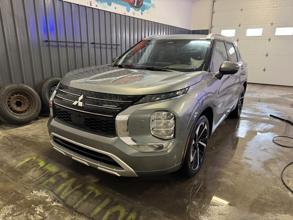 Mitsubishi Outlander PHEV 2023 usagé à vendre (F0300)