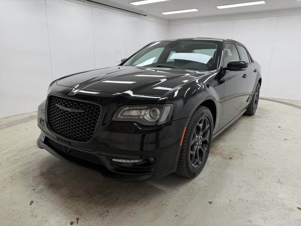 Chrysler 300 2023 usagé à vendre (F0476A)