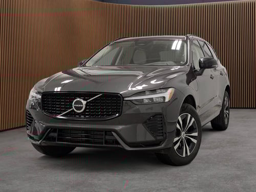 Volvo XC60 Recharge T8 eAWD PHEV Core Dark Theme 2024