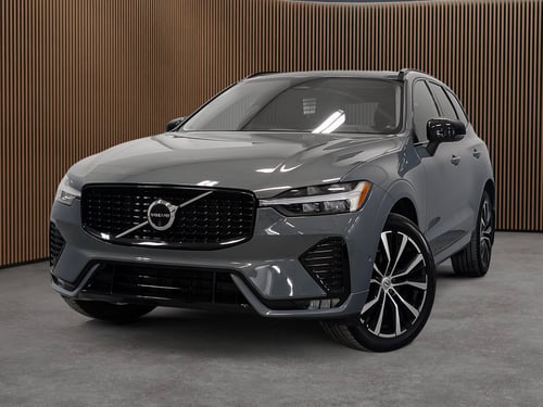 Volvo XC60 B5 AWD Plus Dark Theme 2024