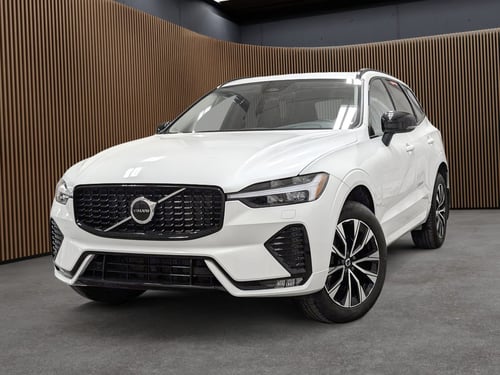 Volvo XC60 B5 AWD Core Dark Theme 2024
