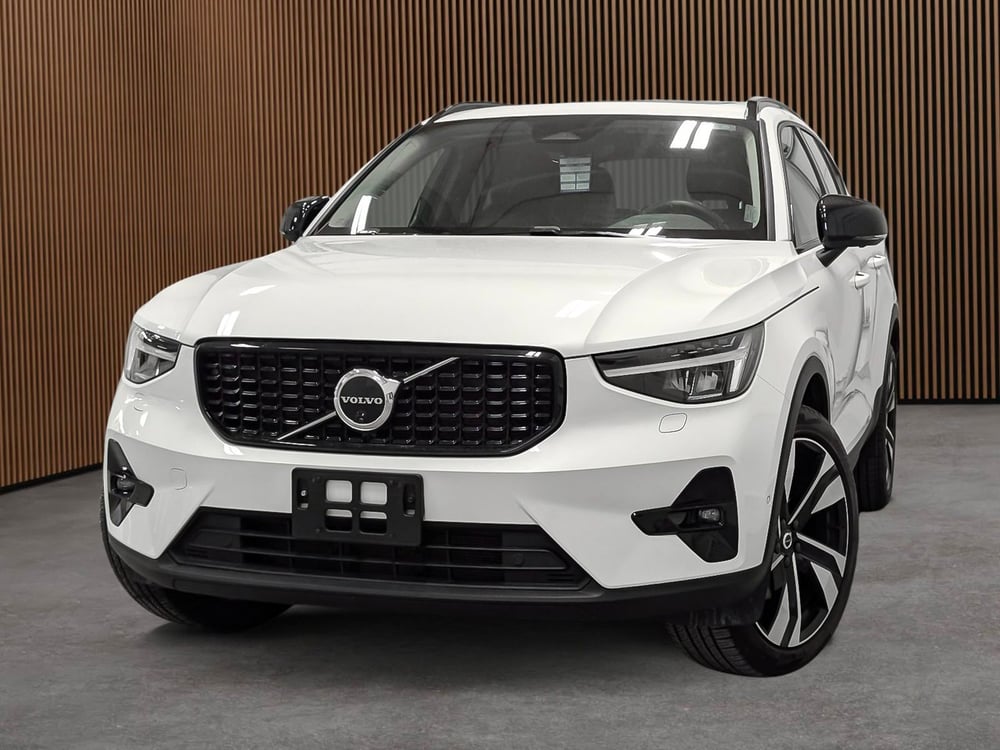 Volvo XC40 2025 used for sale (25-198U)