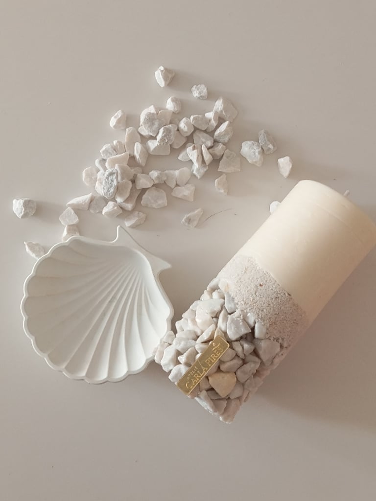 Vela Pedras Naturais + base de concha 