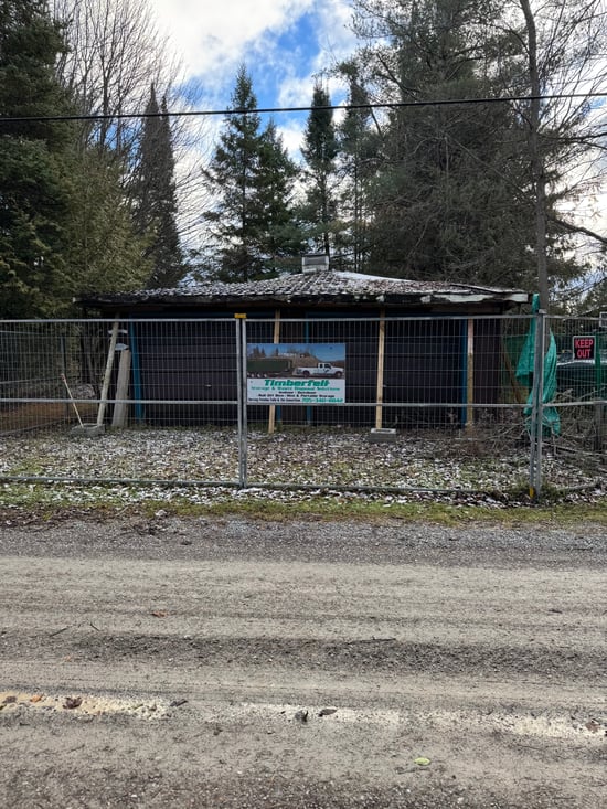 Vacant property in Kirkfield that could use temporary security fencing