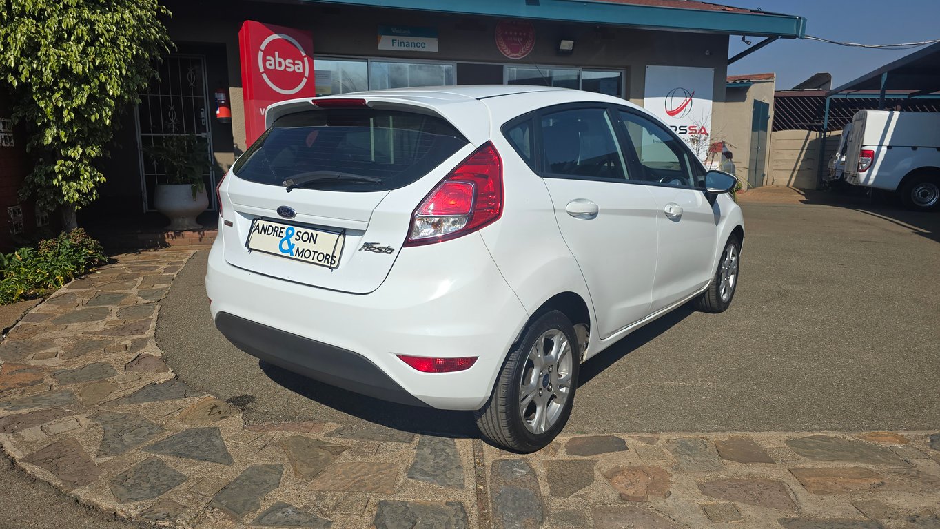 2014 Ford Fiesta 1.0 EcoBoost Trend photo 3
