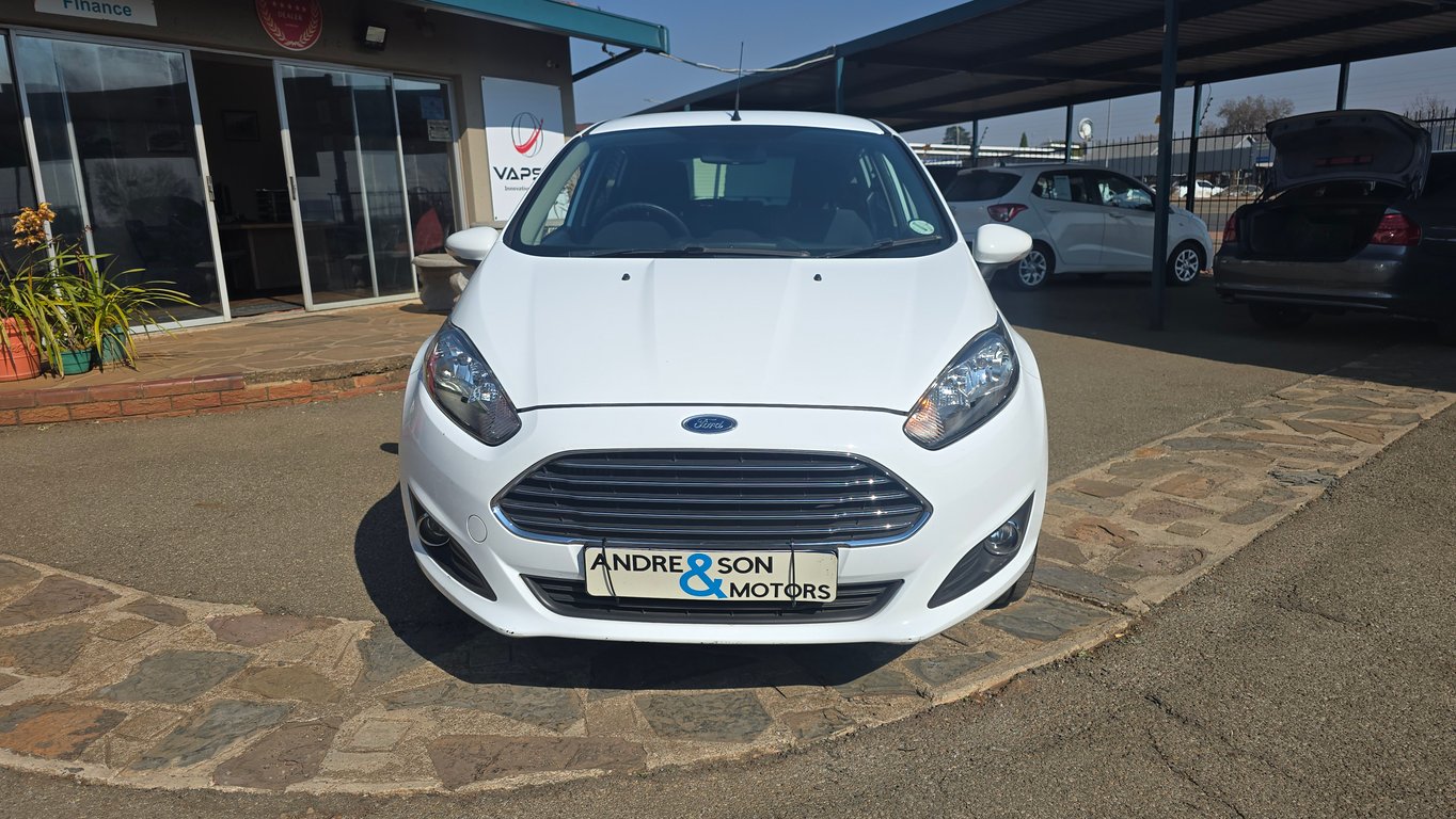 2014 Ford Fiesta 1.0 EcoBoost Trend photo 2