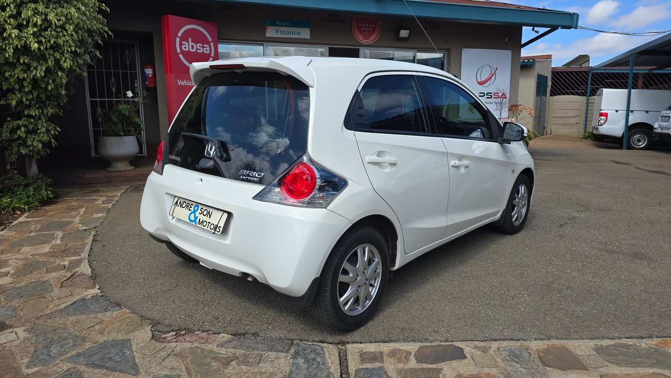 2015 Honda Brio 1.2 Comfort 5Dr photo 3