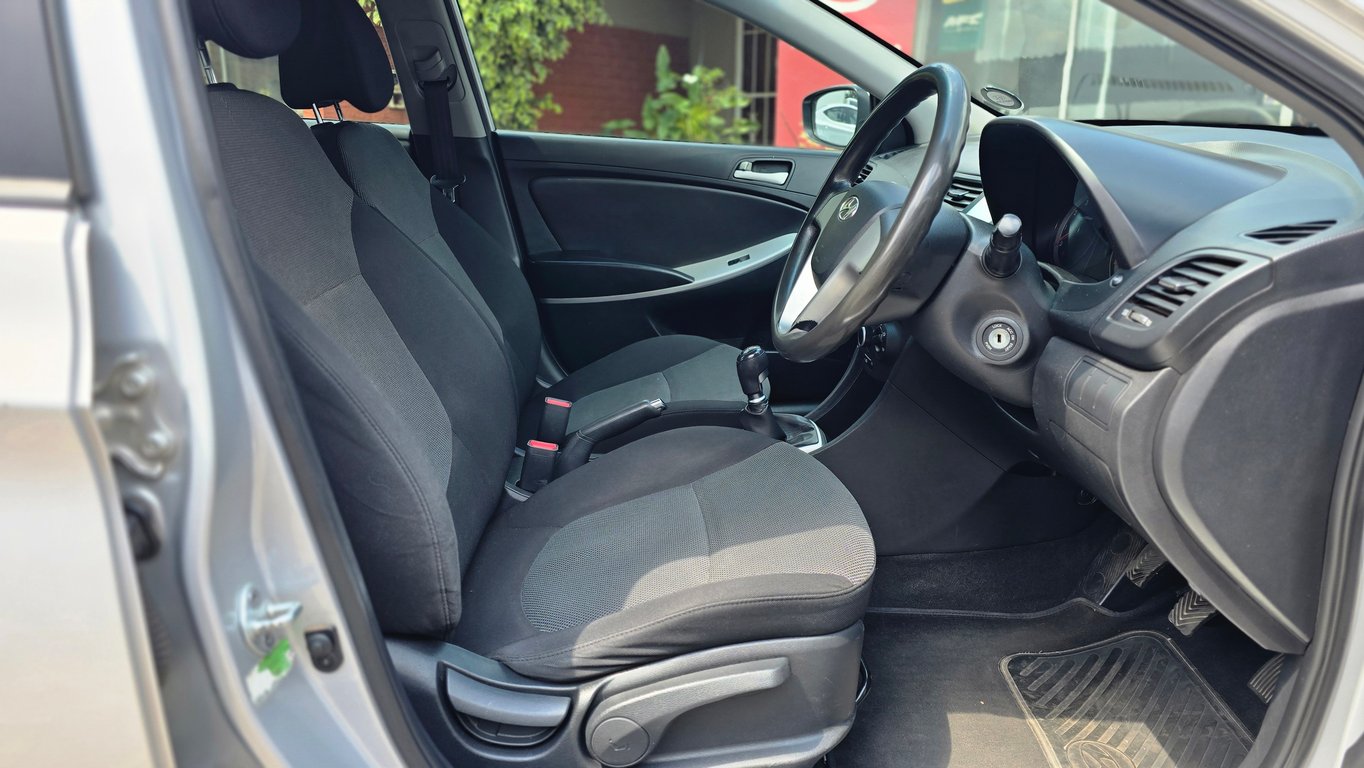 2013 Hyundai Accent 1.6 GLS/Fluid photo 5