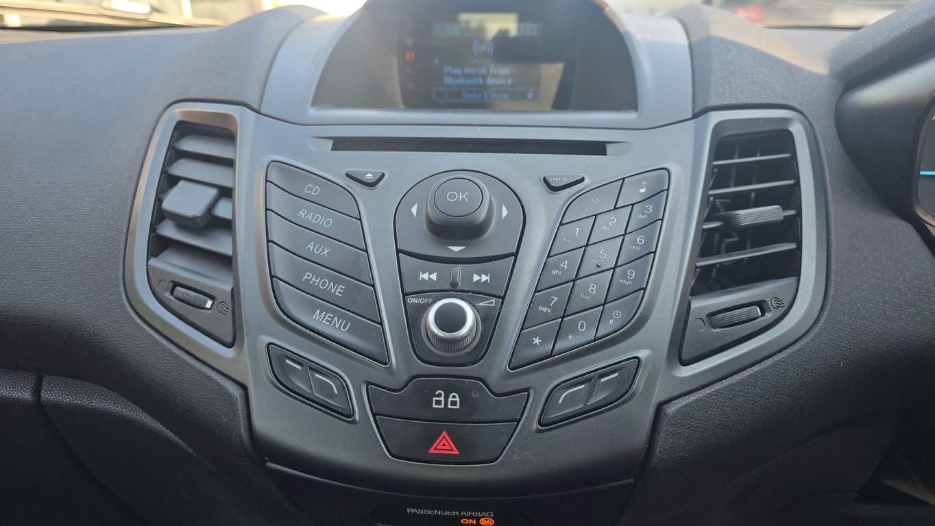 2014 Ford Fiesta 1.0 EcoBoost Trend photo 12