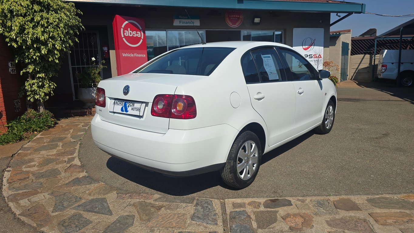 2017 Volkswagen Polo Vivo 1.4 Trendline Sedan — another view