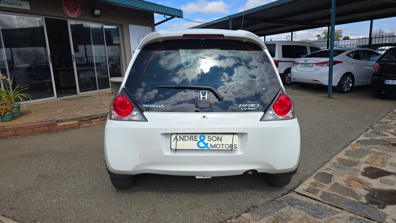 2015 Honda Brio 1.2 Comfort 5Dr photo 4