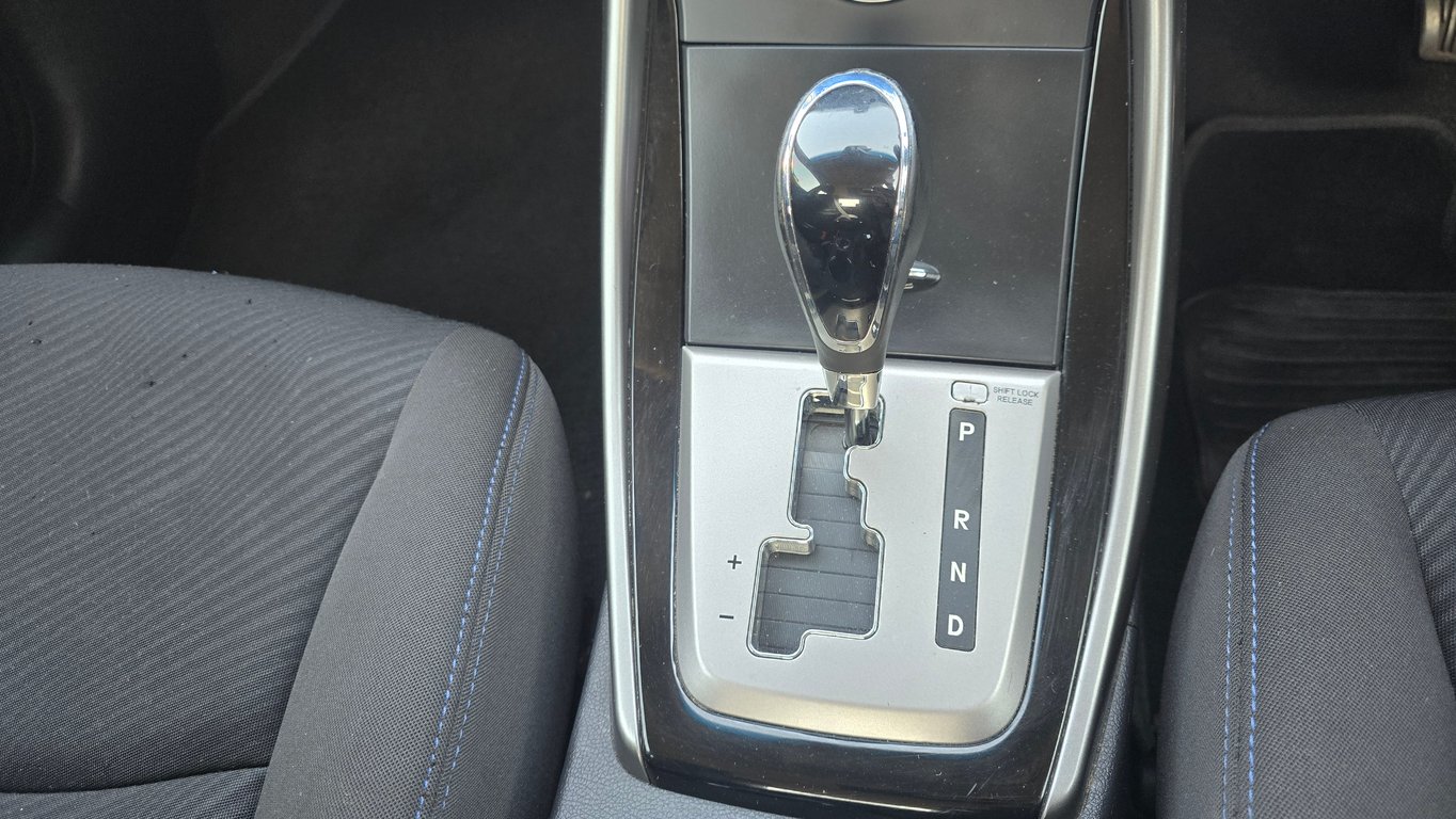 2014 Hyundai Elantra 1.8 Executive Auto photo 12