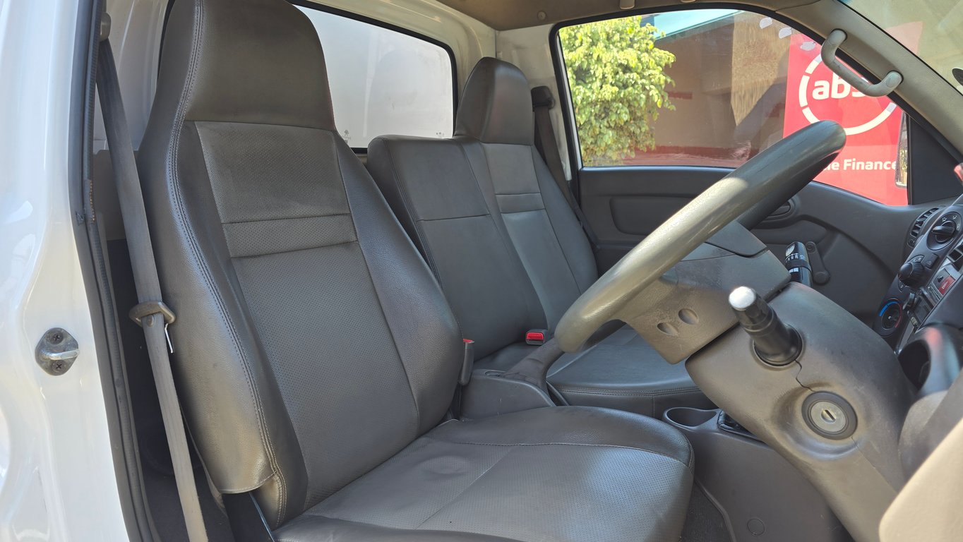 2022 Hyundai H100 2.6D F/C C/C photo 6