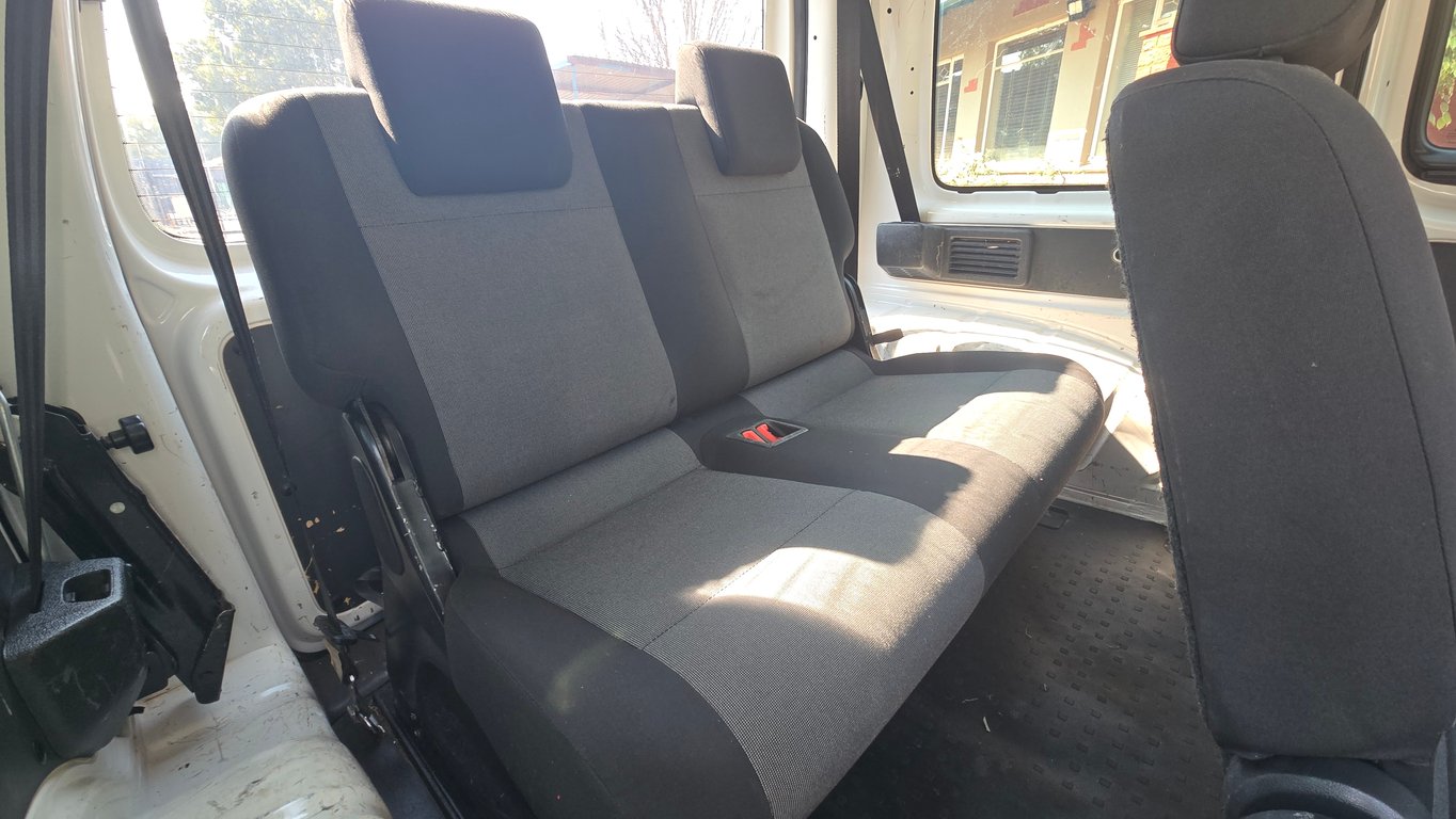 2021 Volkswagen 1.6 Caddy Crew Bus 7 Seater photo 7