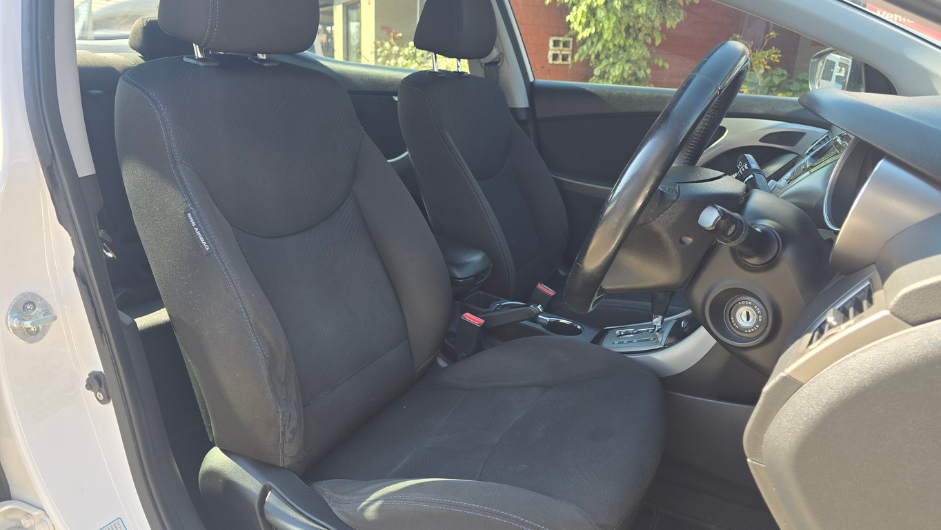 2014 Hyundai Elantra 1.8 Executive Auto photo 6
