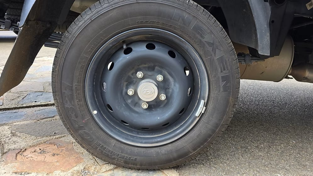 2025 Hyundai H-100 2.6 Deck A/C photo 9
