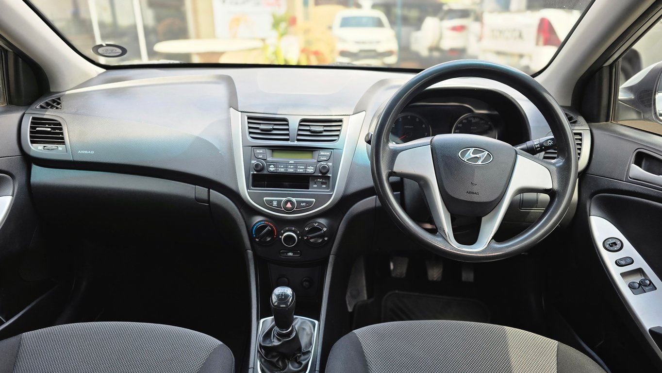2013 Hyundai Accent 1.6 GLS/Fluid photo 8