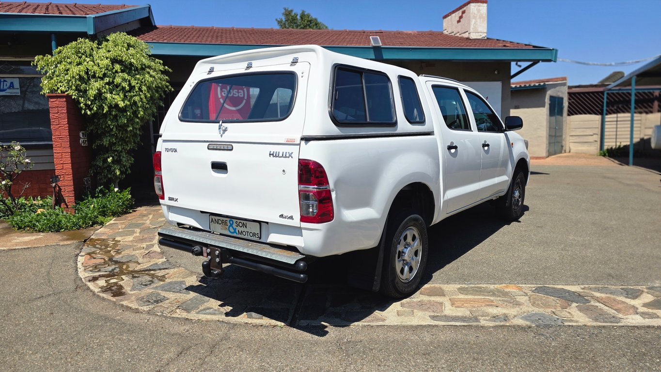 2014 Toyota Hilux 2.5D-4D 4X4 SRX Double Cab photo 3