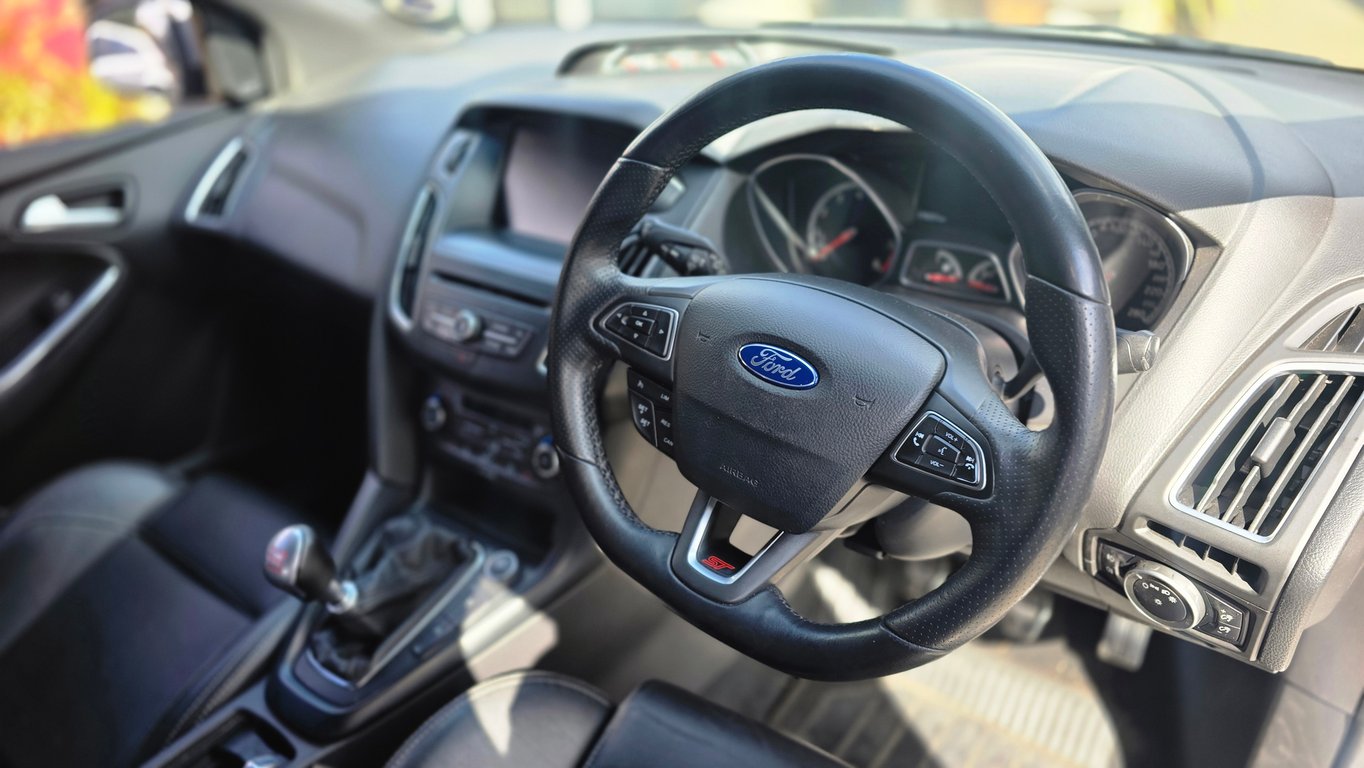 2015 Ford Focus 2.0 GTDI ST3 photo 9