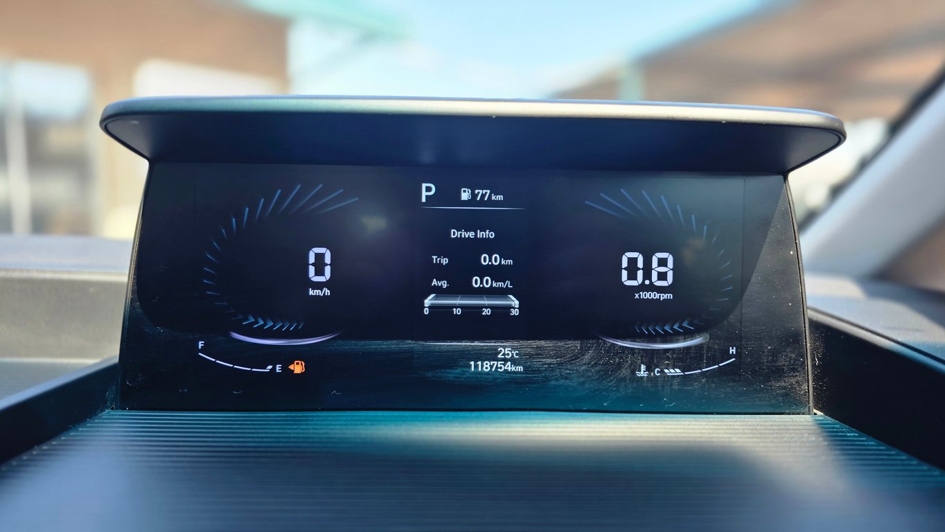 2022 Hyundai Staria 2.2d Executive Auto photo 11
