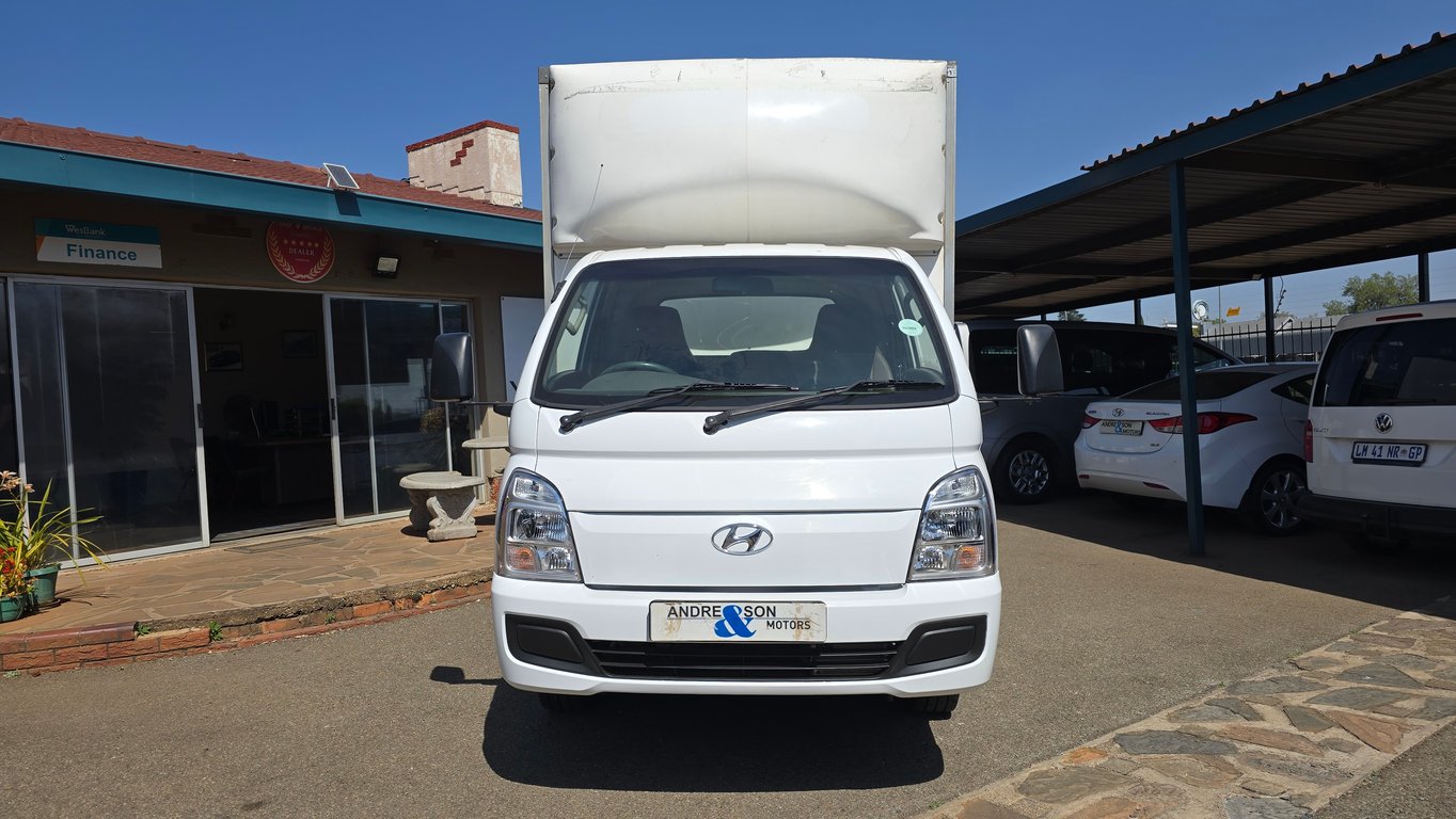 2022 Hyundai H100 2.6D F/C C/C — another view