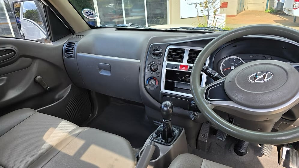 2025 Hyundai H-100 2.6 Deck A/C photo 6
