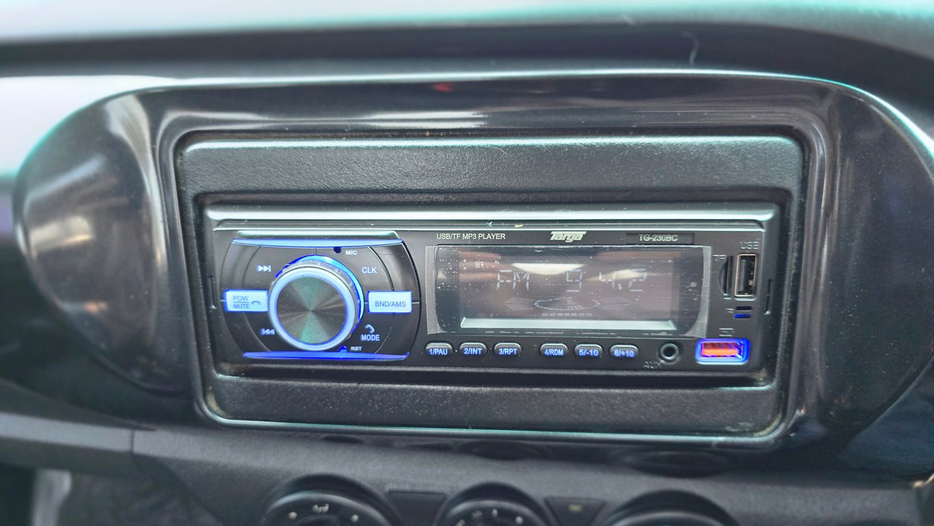 2019 Toyota Hilux 2.4GD S Aircon photo 9
