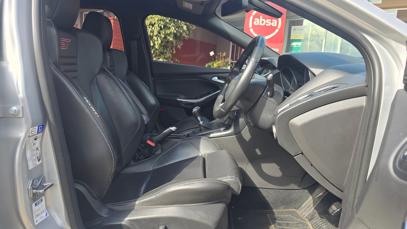 2015 Ford Focus 2.0 GTDI ST3 photo 5