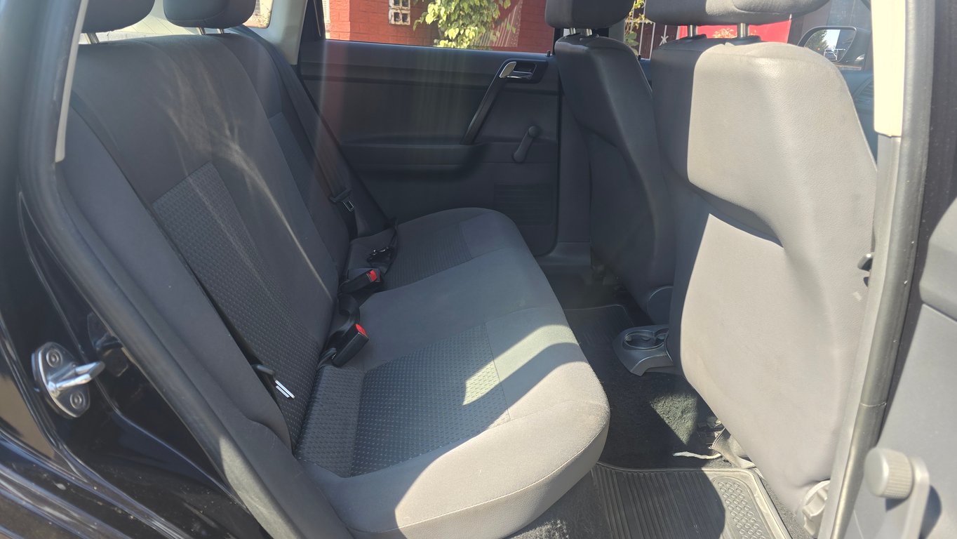 2013 Volkswagen Polo Vivo 1.4 Trendline 5Dr photo 7