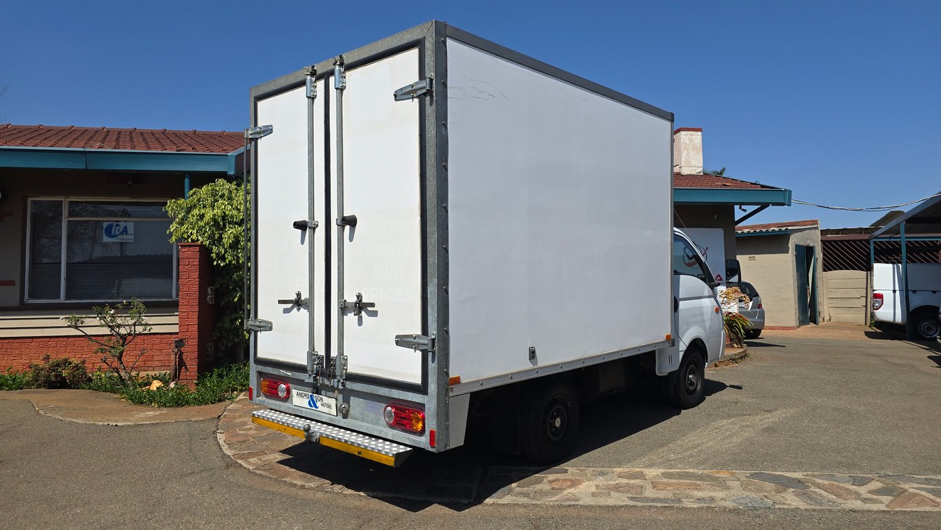 2022 Hyundai H100 2.6D F/C C/C photo 3