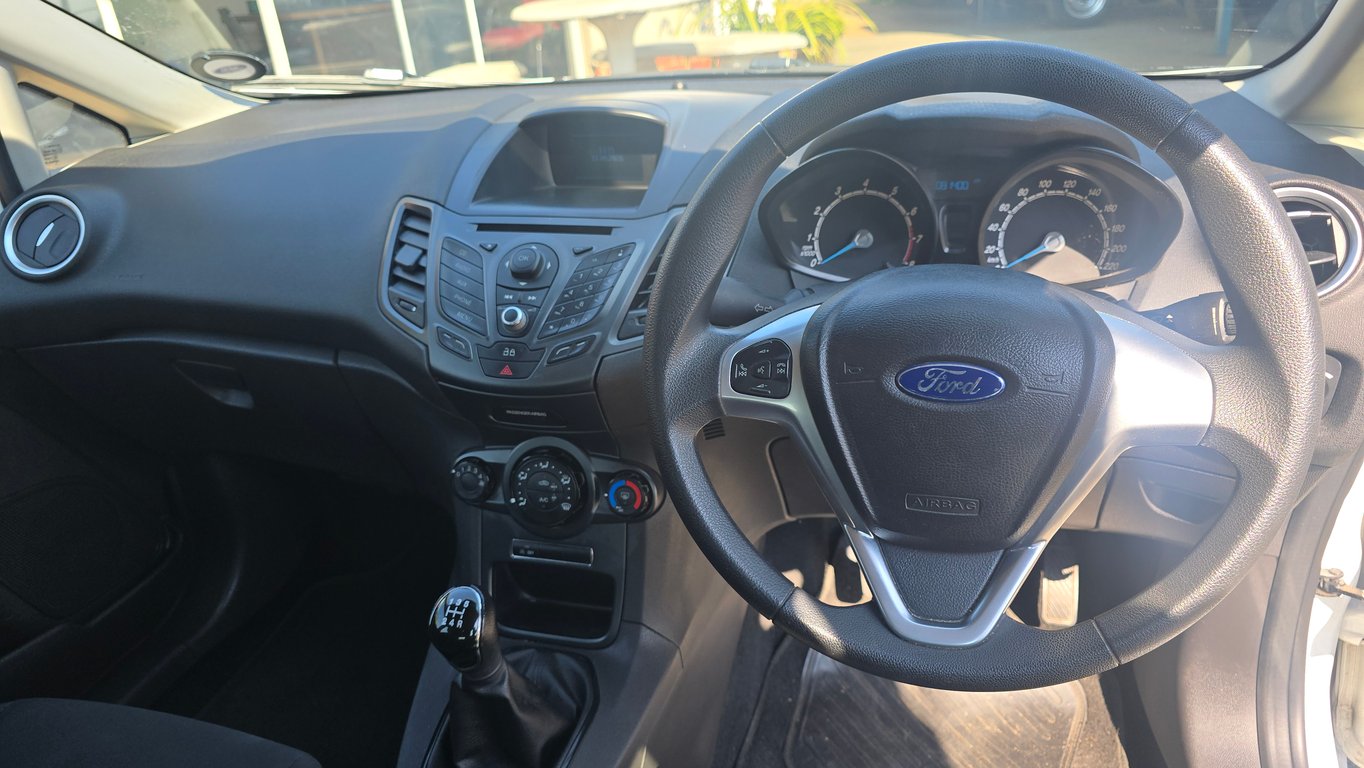 2014 Ford Fiesta 1.0 EcoBoost Trend photo 9