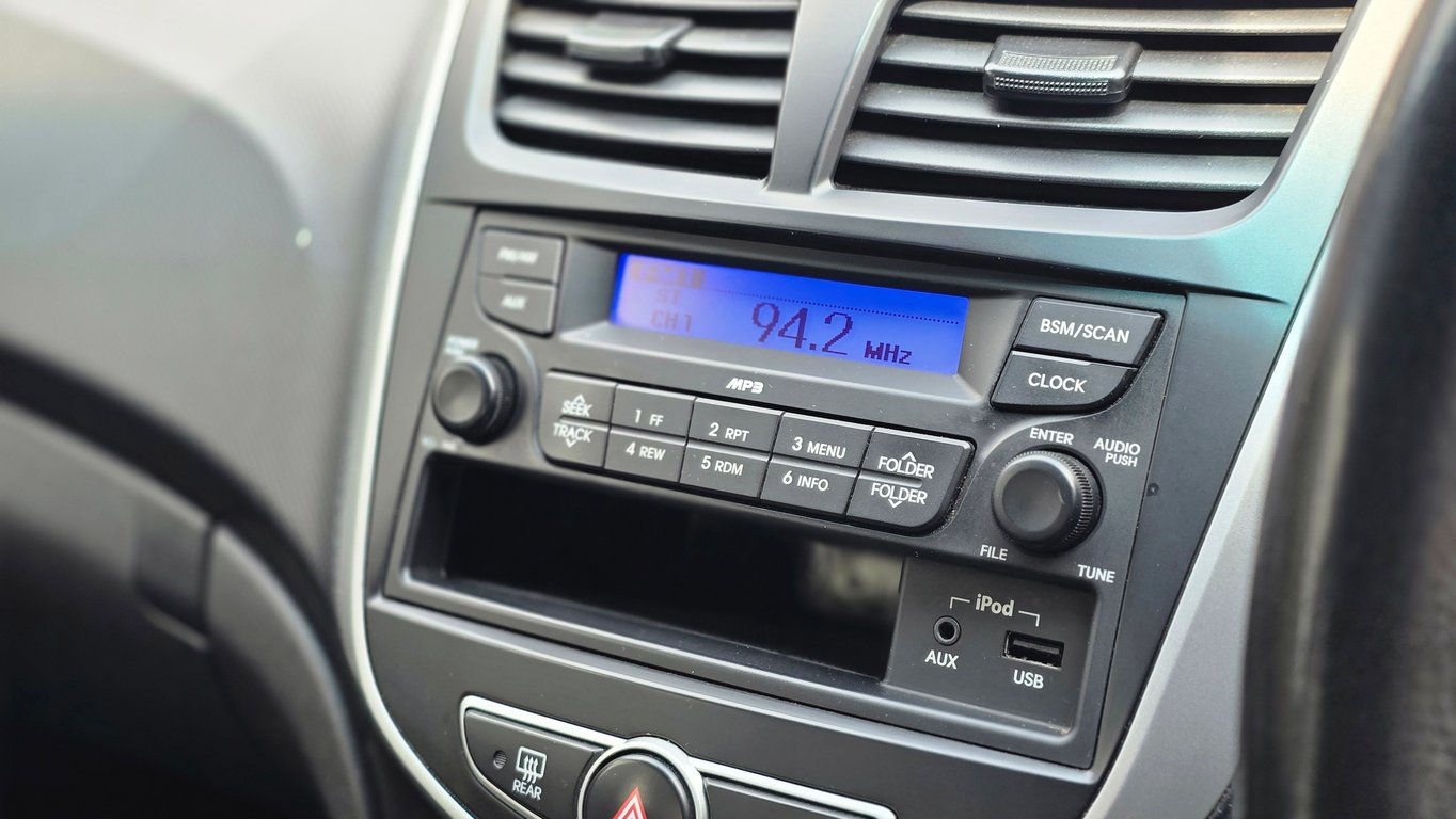 2013 Hyundai Accent 1.6 GLS/Fluid photo 11