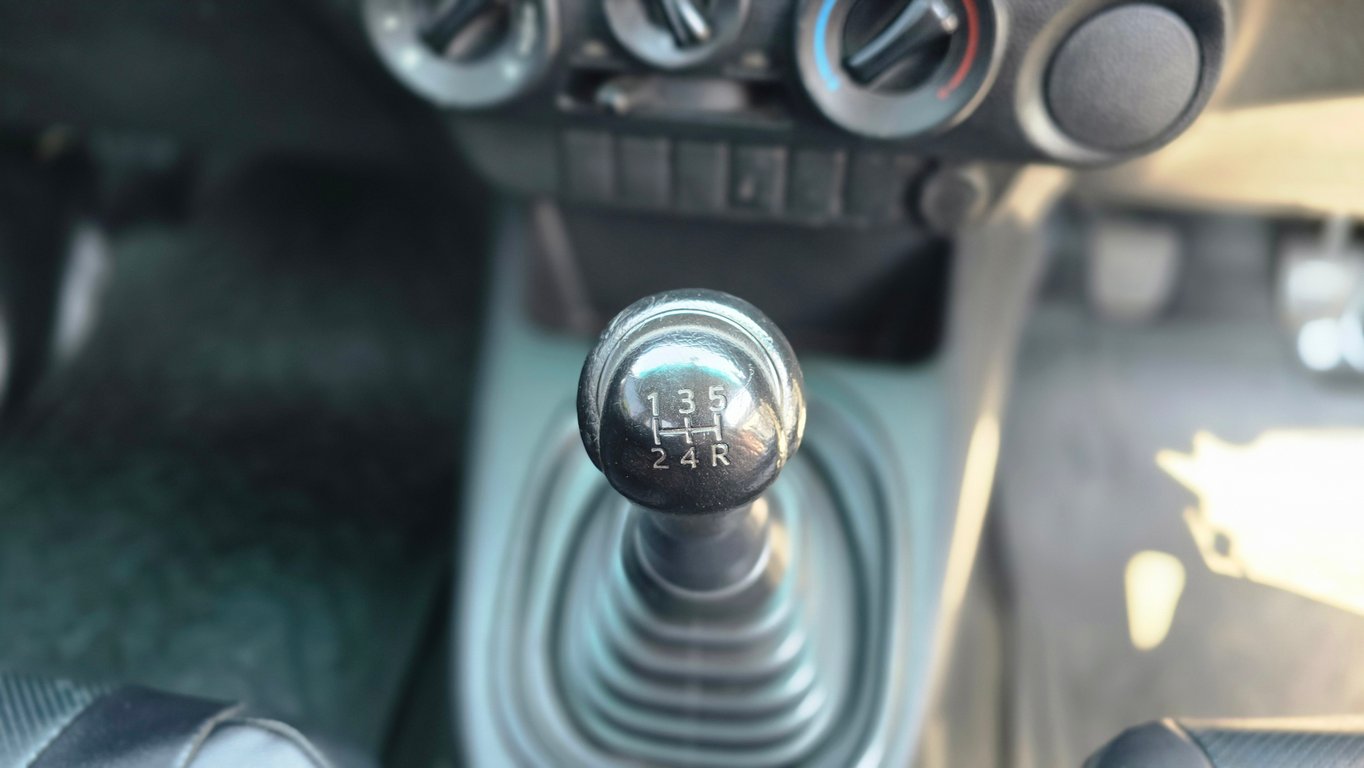 2019 Toyota Hilux 2.4GD S Aircon photo 11