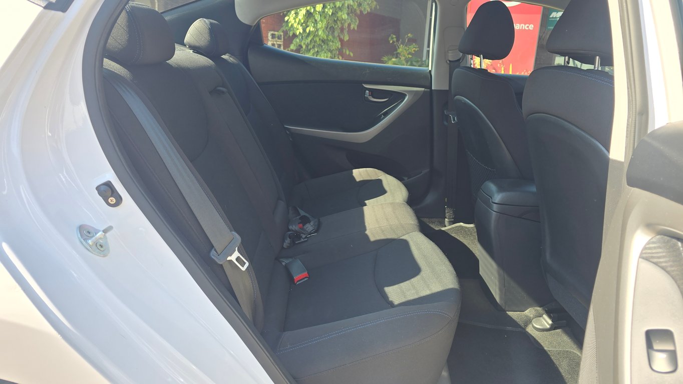 2014 Hyundai Elantra 1.8 Executive Auto photo 7
