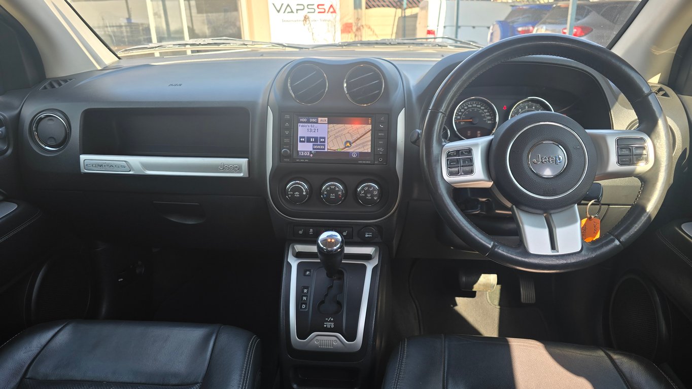 2014 Jeep Compass 2.0 CVT LTD photo 8