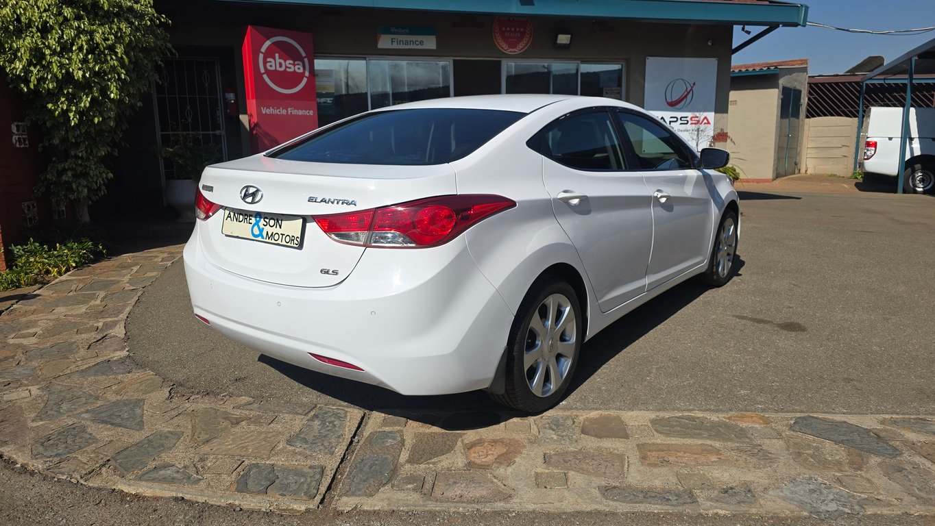 2014 Hyundai Elantra 1.8 Executive Auto photo 3